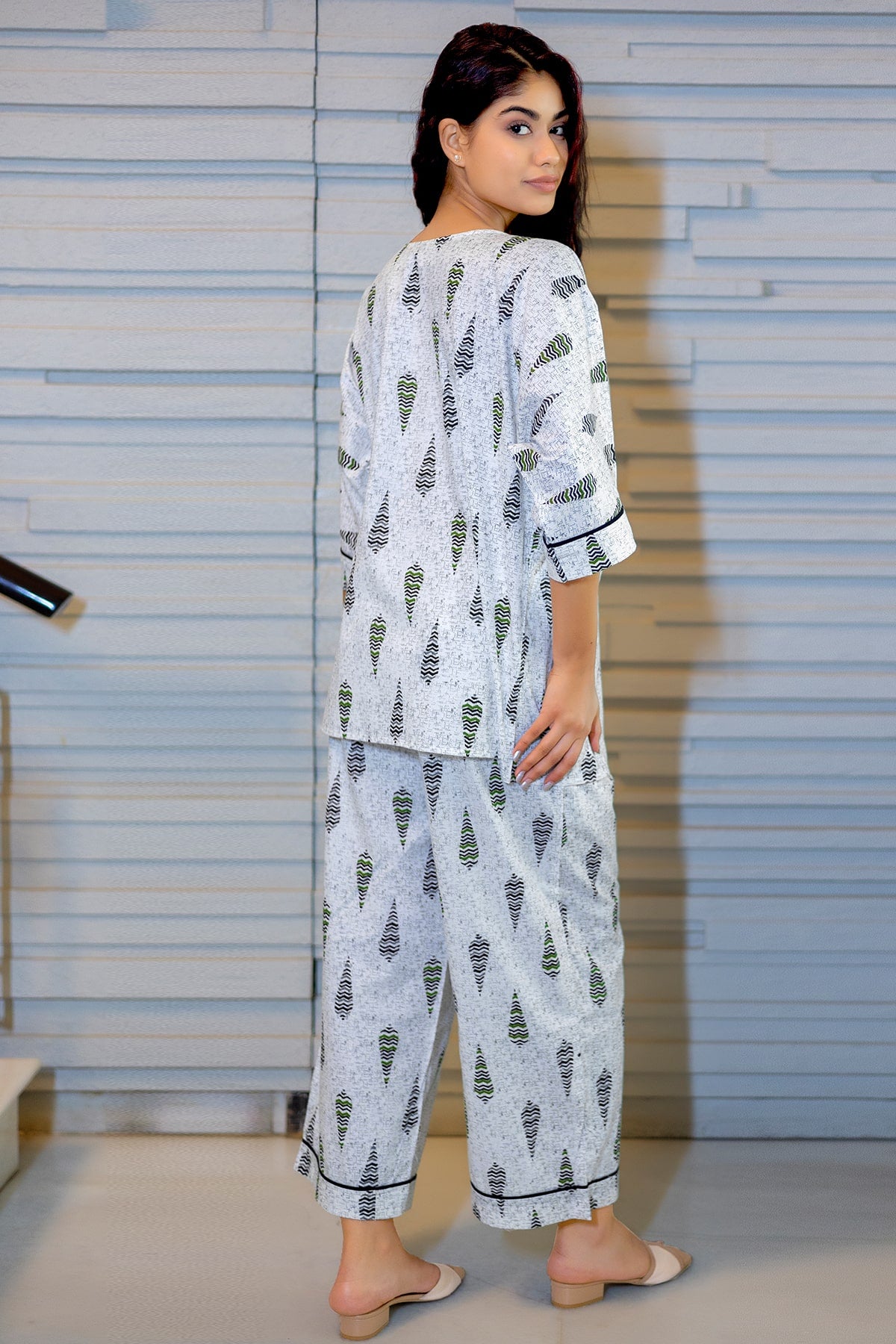 Leaf Print White Night Suit